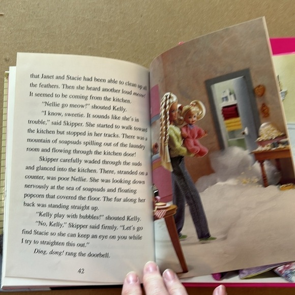 EUC 2 hardcover Barbie & Friends Book Club Skipper's Babysitting Blues Class Act - Picture 11 of 11